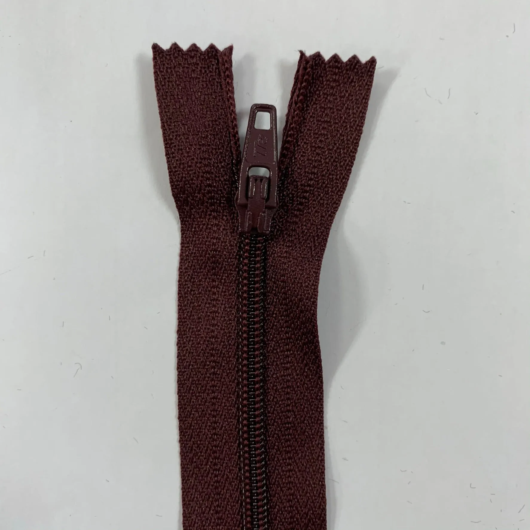 22" / 55cm Nylon Zip  - Select Colour New