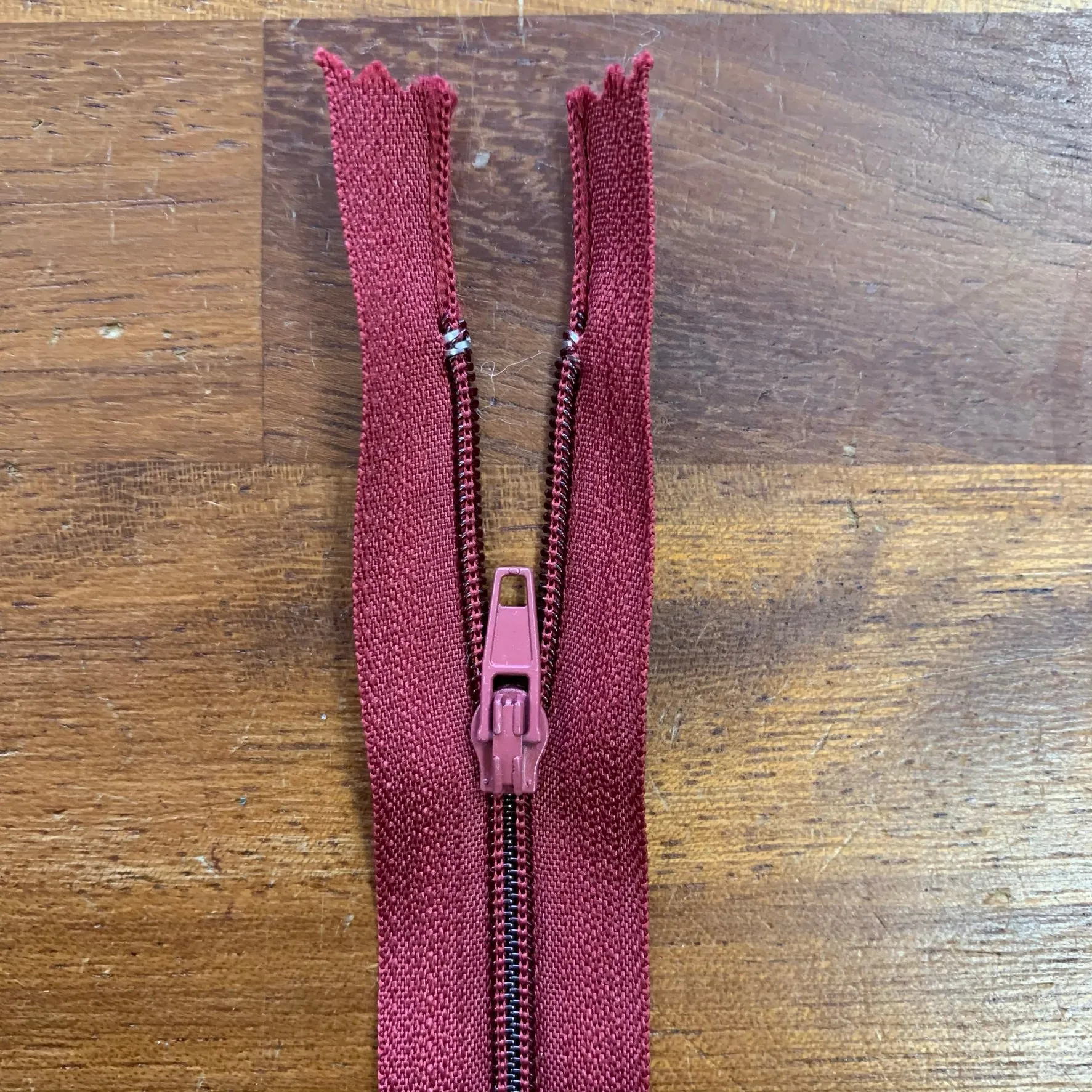 22" / 55cm Nylon Zip  - Select Colour New