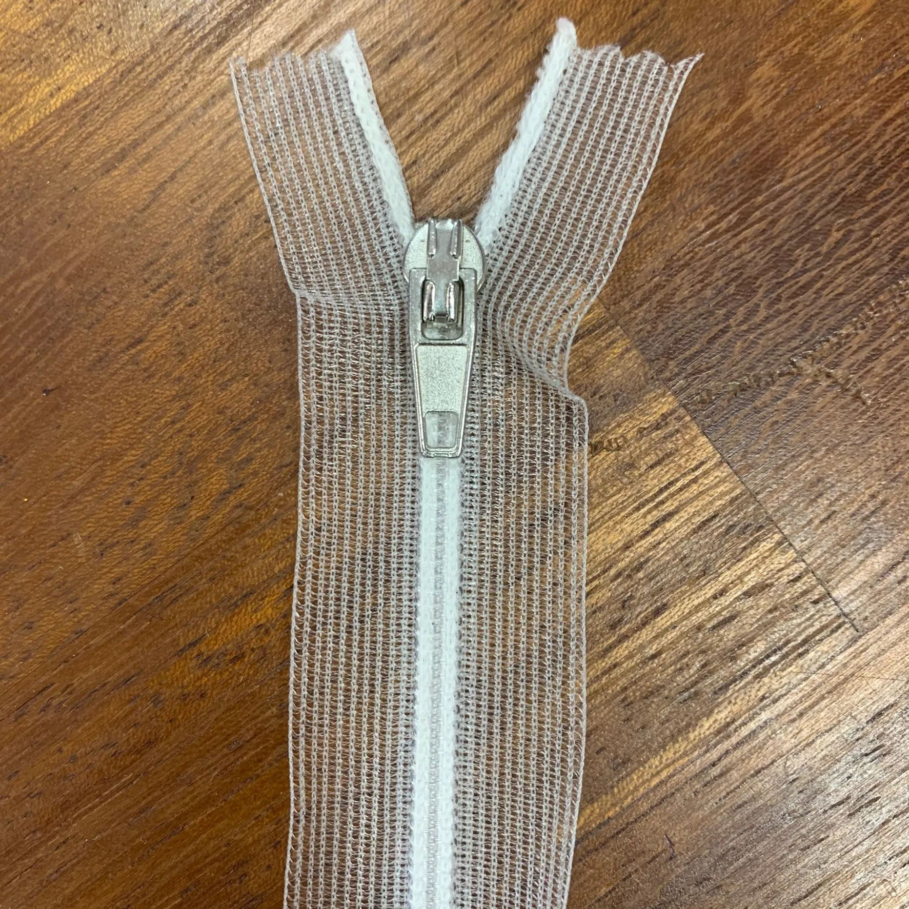22" / 55cm Nylon Zip  - Select Colour New