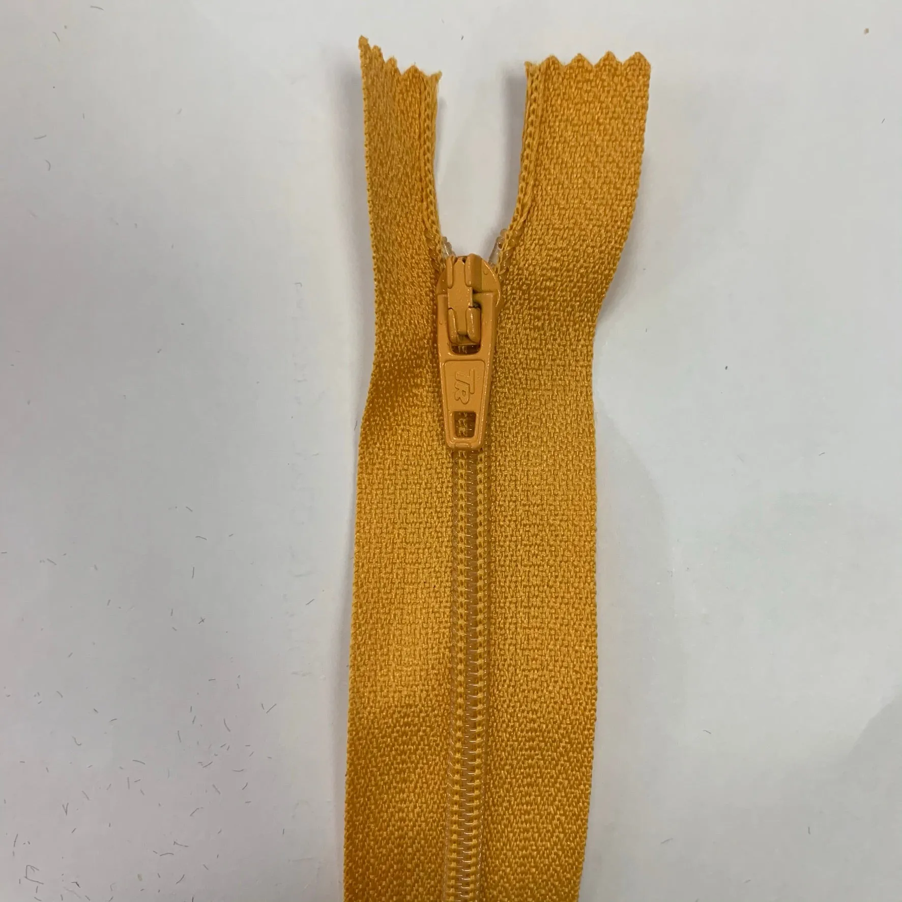 22" / 55cm Nylon Zip  - Select Colour New