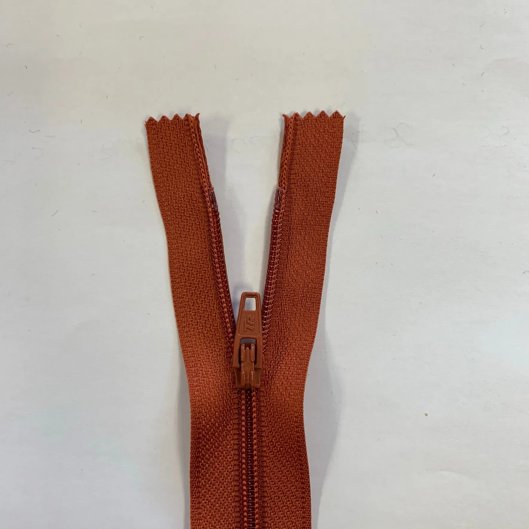 22" / 55cm Nylon Zip  - Select Colour New