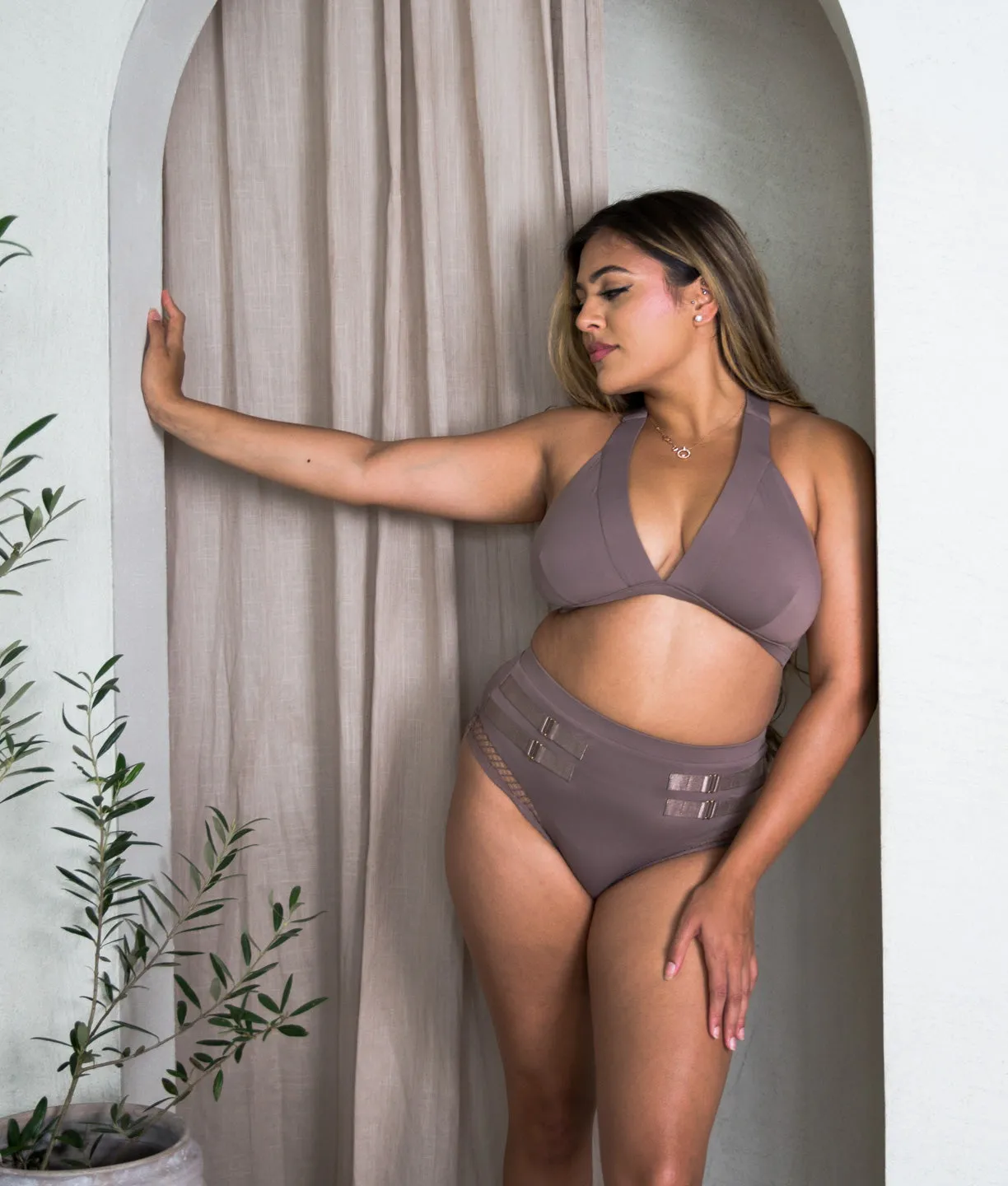 Isla Shorts - Matte Cocoa